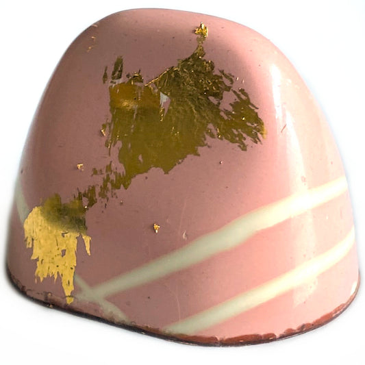 Based on a classic Cuban pastry (Pastelitos de guayaba y queso!), this delectable new flavor features a sweet guava jam, and is finished with a salty & tangy cream cheese white chocolate ganache.